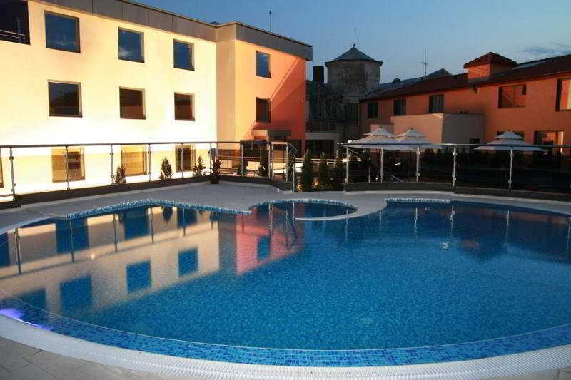 Hotel Cosmopolitan & Wellness 4*